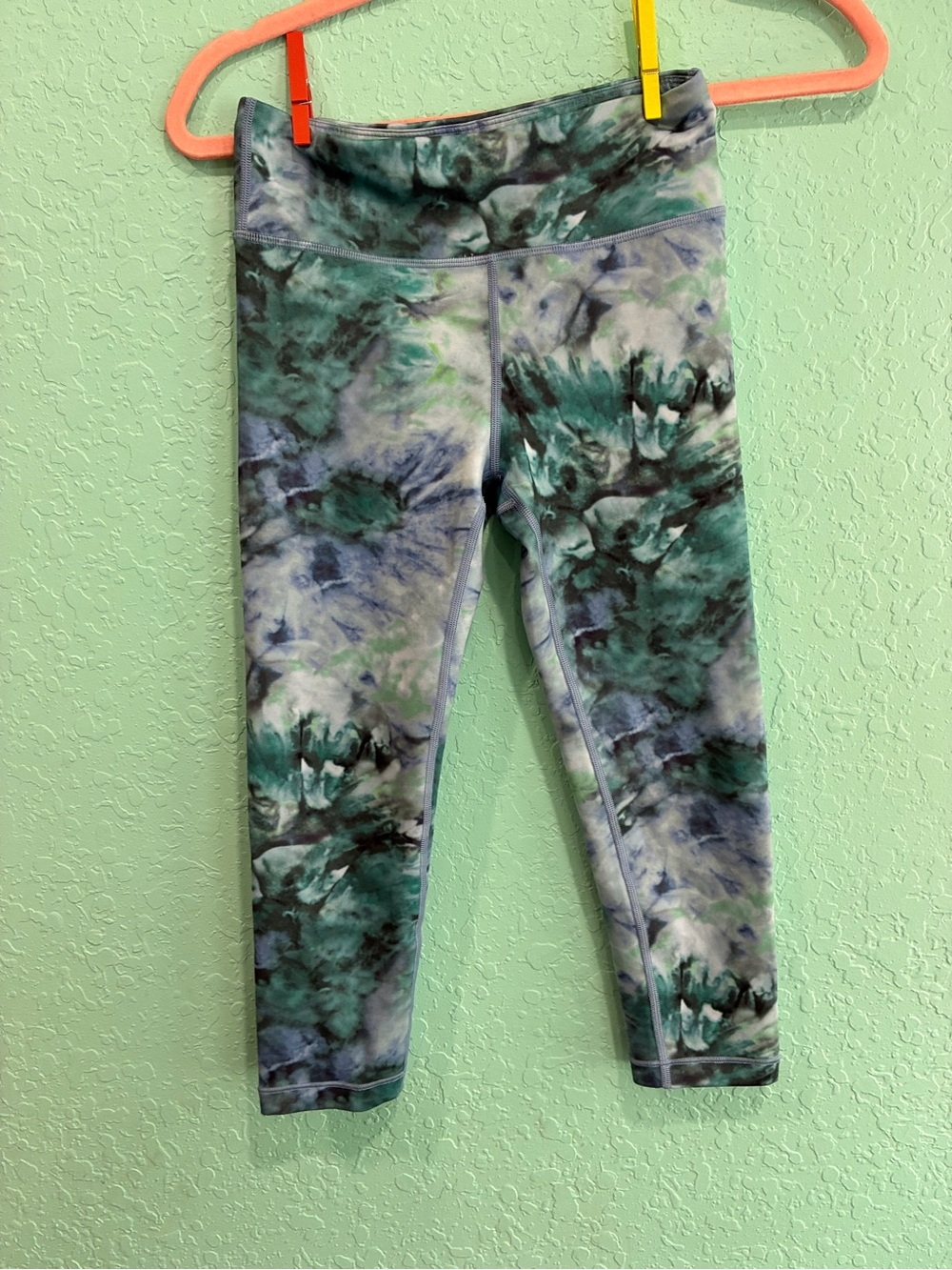 Athleta girls Tie-Dye Green Blue Active Leggings chit chat Capri high rise L 12